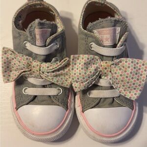 GUC Converse Kids Sneakers size 7 with Gray and Pink Accent. Lots of wear left.